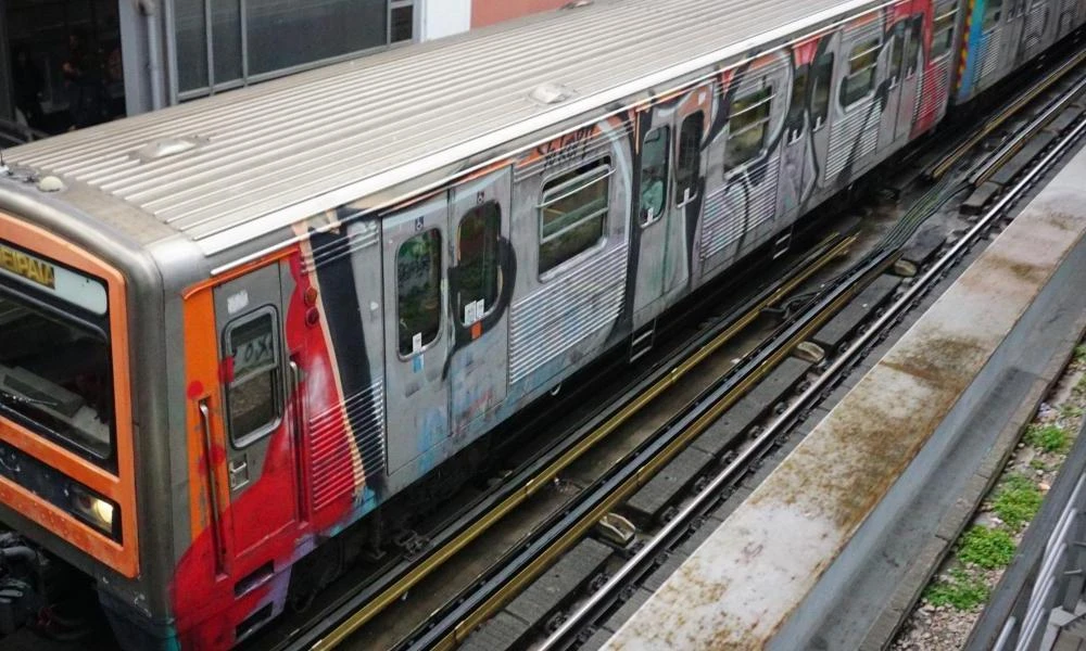 Συνελήφθη 35χρονος για τη δολοφονία άνδρα έξω από τον ΗΣΑΠ